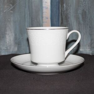Crown Victoria "Lovelace" fine china vintage teacup and saucer set